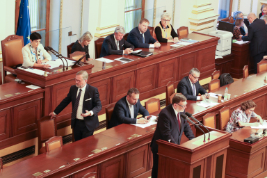 Vláda a poslanci ve sněmovně. Foto: PSP