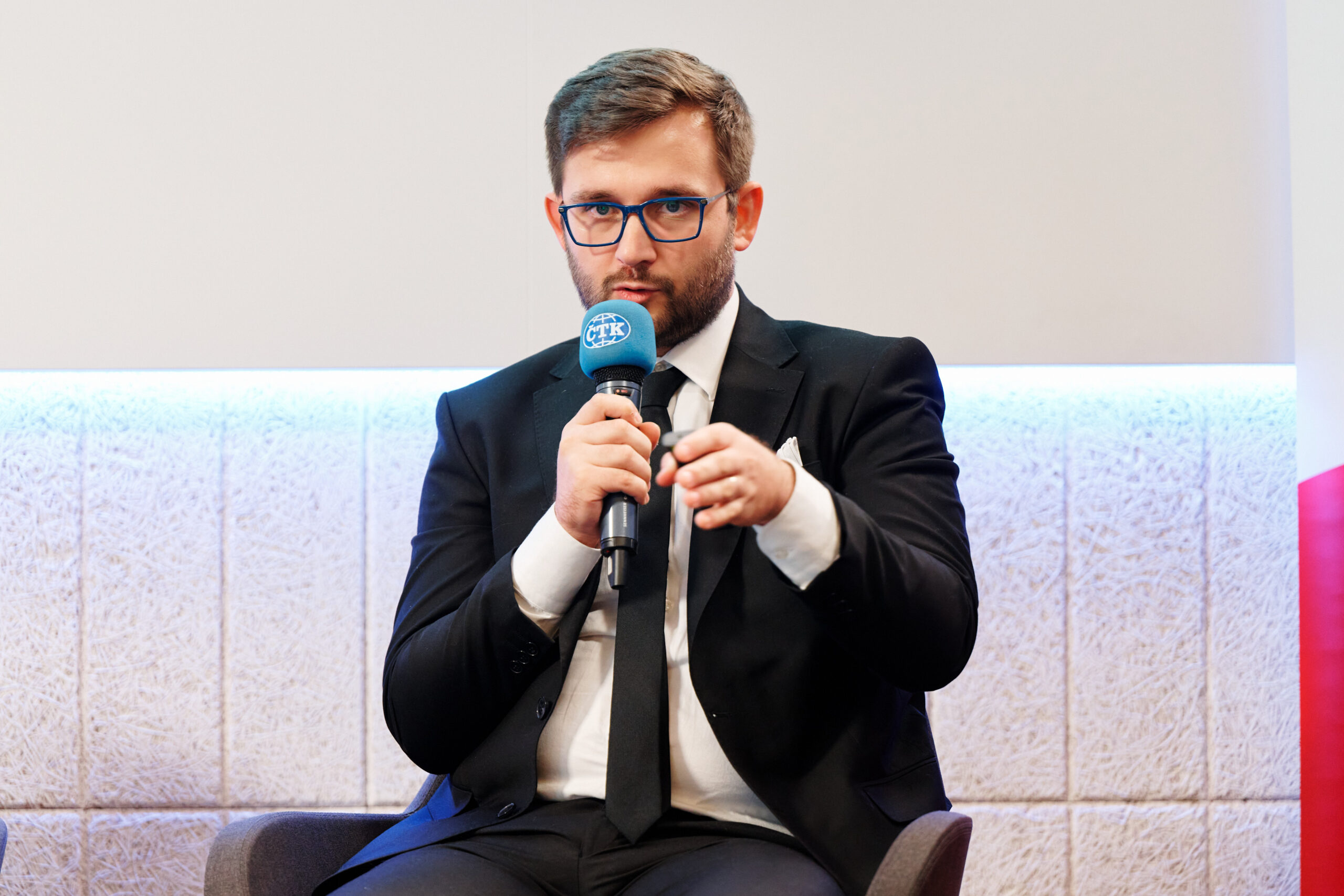 Šetříte na daních přes propojení firem? Hlavně to neříkejte nahlas, varují experti