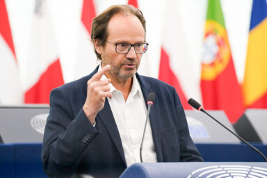 Evropský poslanec Jean-Marc Germain
