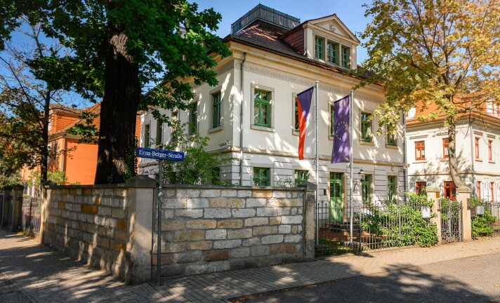 Kritická situace nastane na konci roku. Na snímku je Generální konzulát ČR v Drážďanech. Foto. Ministerstvo zahraničí