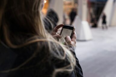 mobilní telefon