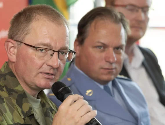 důstojníci mikrofon kvantové počítače