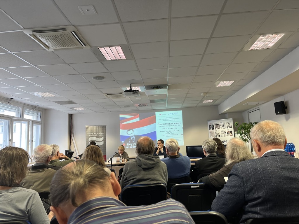 Konferenci představila svůj pohled bývalá místopředsedkyně Ústavního soudu Ivana Janů. Foto: Irena Válová