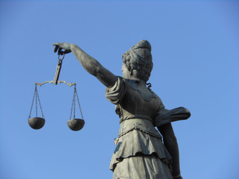 Morální integrita a ovlivňování soudů